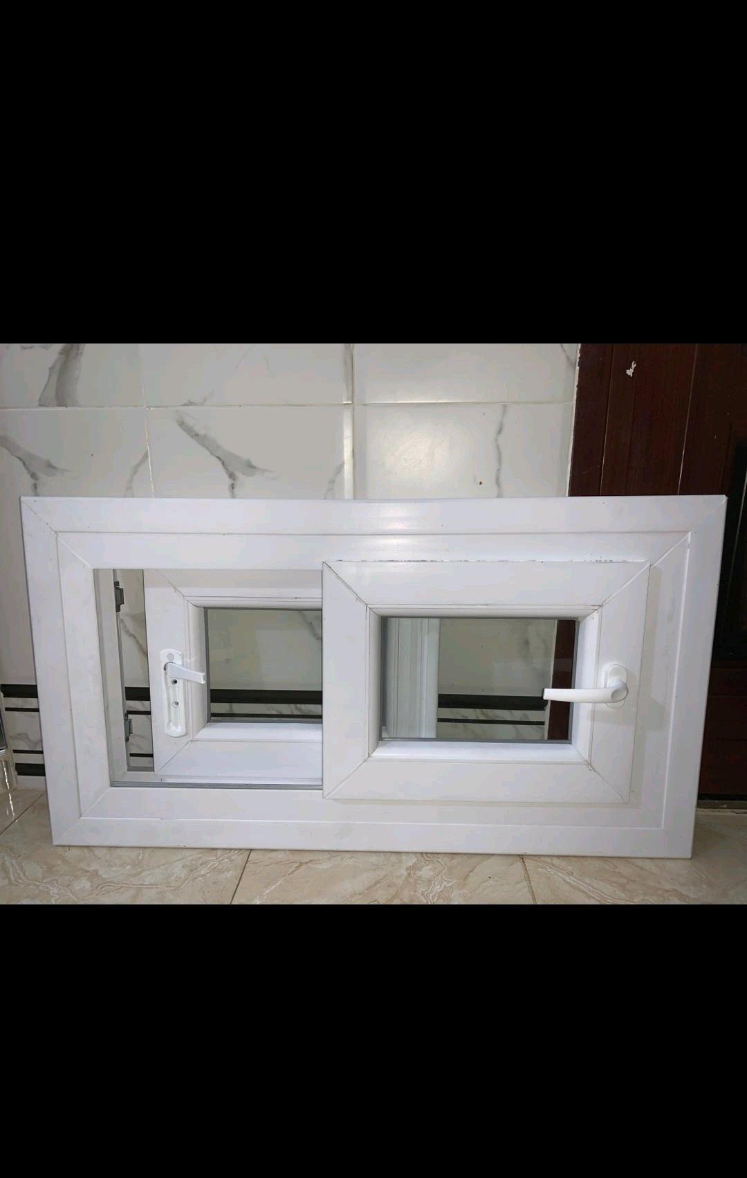 تاقة pvc 44cm l 88 cm - Les Eucalyptus, Alger - Tijelabin