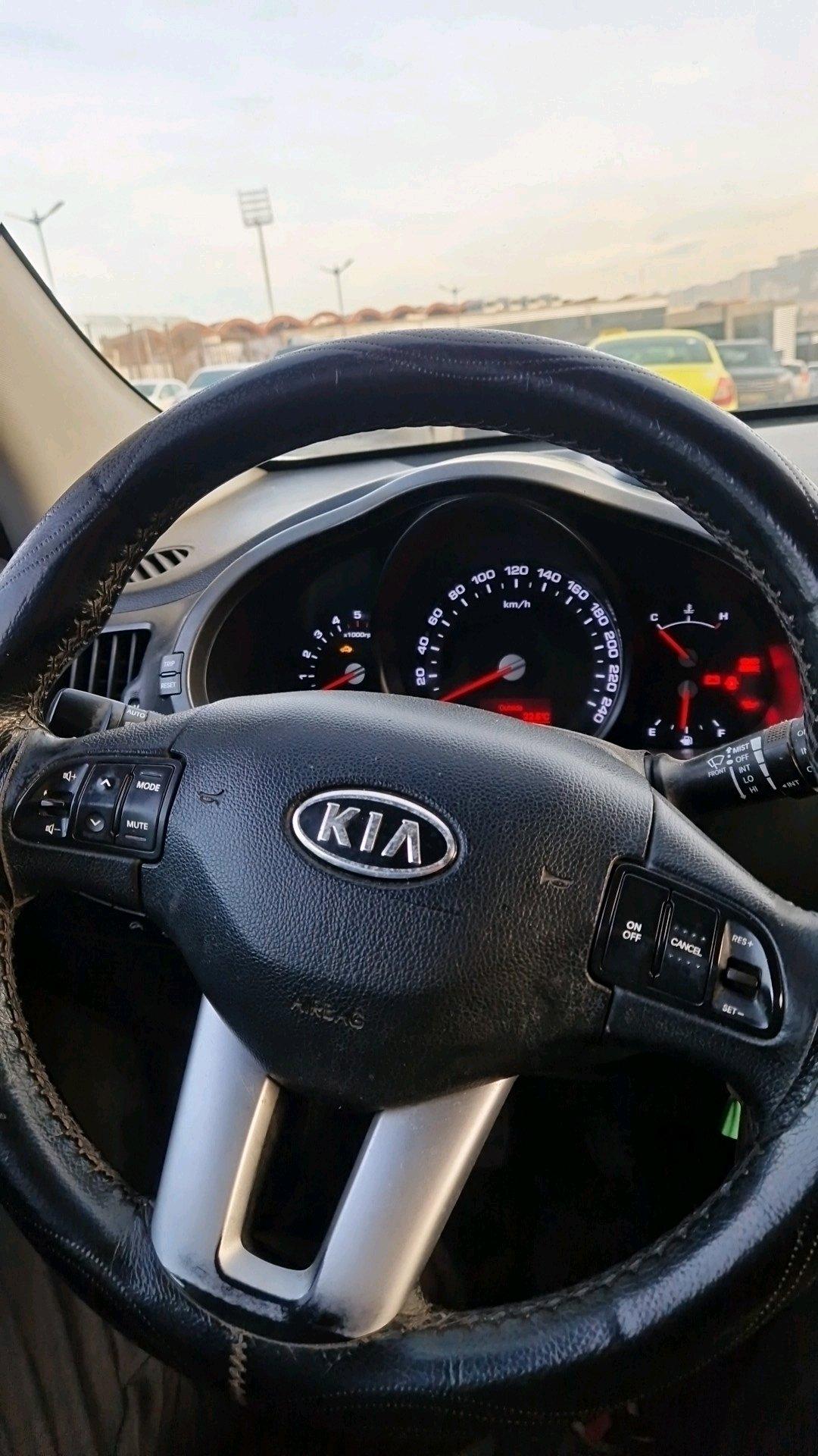 KIA SPORTAGE  CRDI  4 2 ANNE 2012 PREMIERE MAIN - Annaba, Annaba - Tijelabin