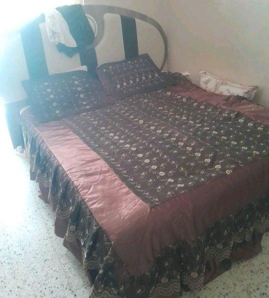 couvre lit avec cache rideaux