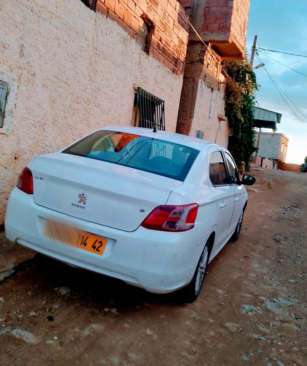 سيارة من نوعpegout موديل301 - Khemis Miliana, Ain Defla - Tijelabin