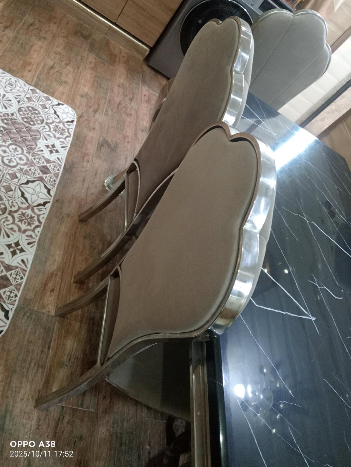 table  manger - Es Senia, Oran - Tijelabin