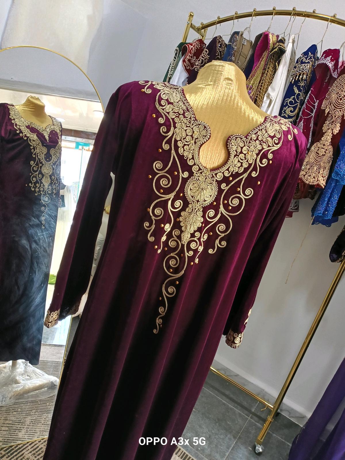 robe dhiver rouge et dore - Boumerdes, Boumerdes - Tijelabin