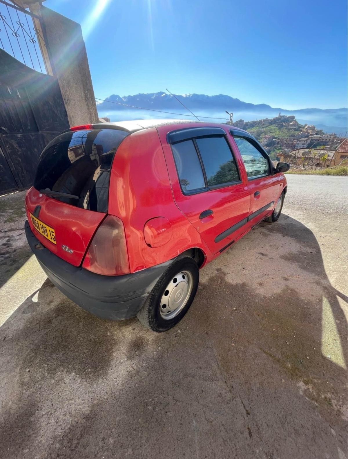 clio 2 debza - Ouadhia, Tizi Ouzou - Tijelabin