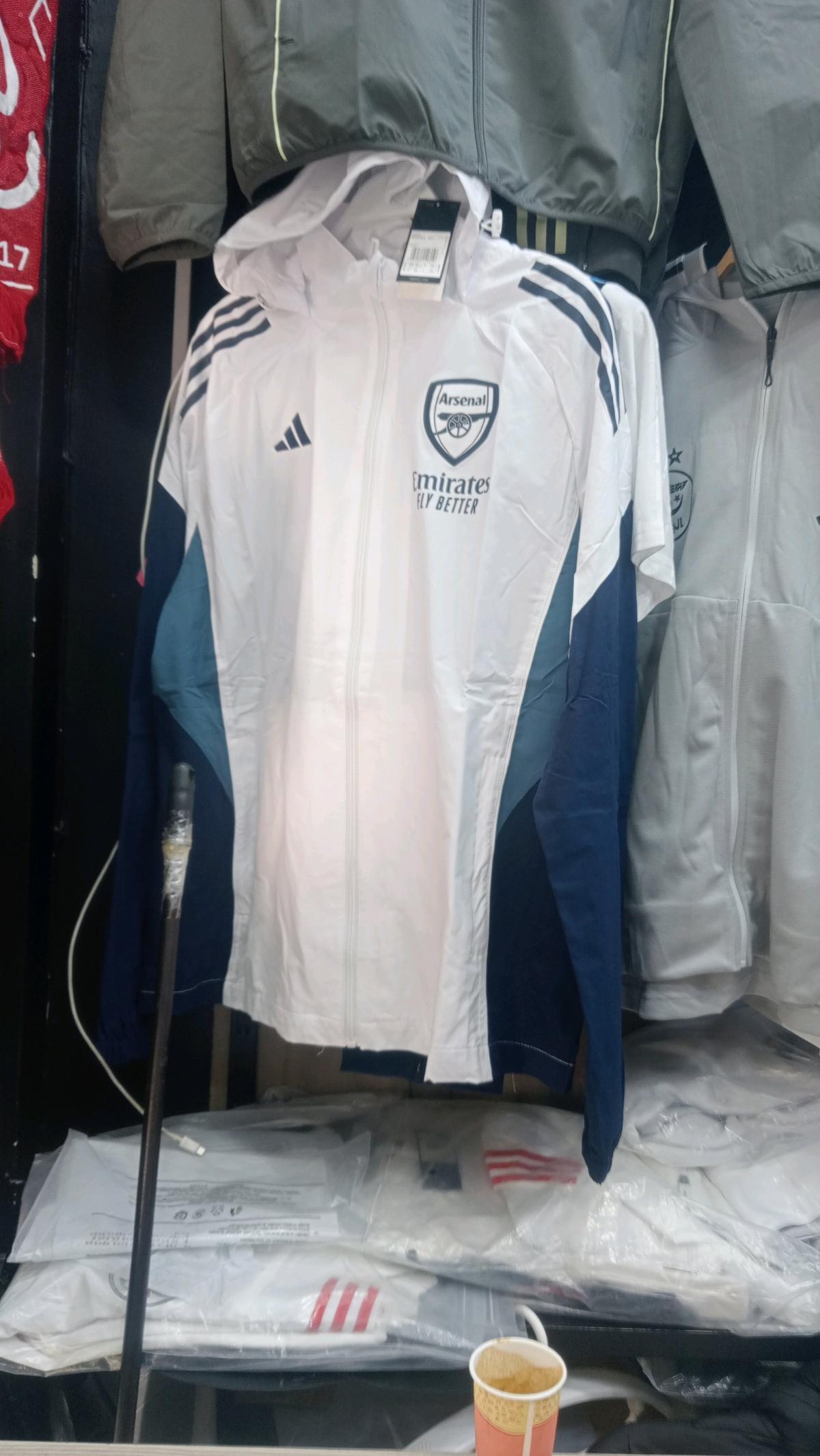 ملابس رياضية رجال واطفال - Mostaganem, Mostaganem - Tijelabin