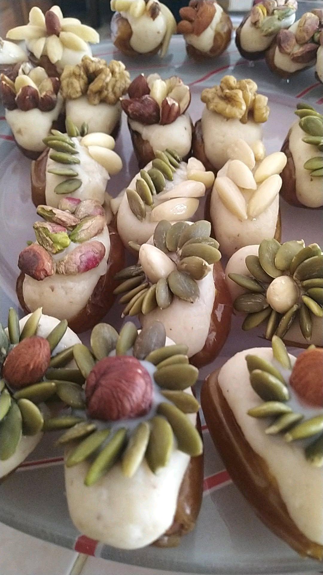 تمر بريستيج بالمكسرات وعينة اللوز بنة زمان مميزة وتستاهل الت - Oran, Oran - Tijelabin