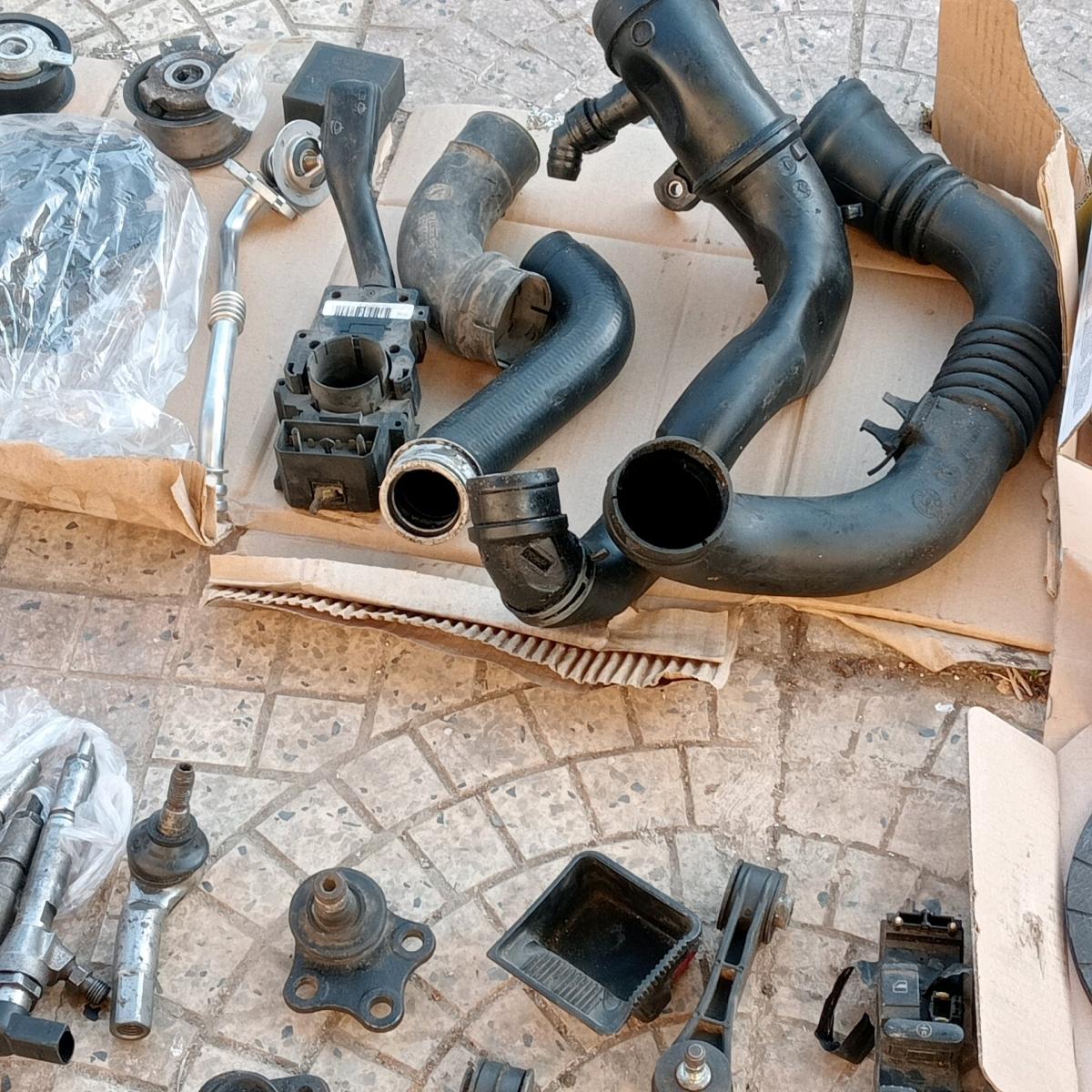 قطع غيار سيارة  قولف4 ورونو - Ain Fares, Mascara - Tijelabin