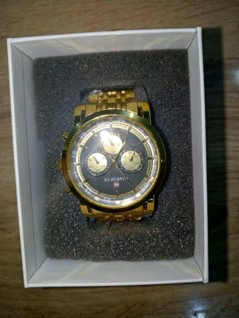 ساعات رجاليه ونسائية البيع بلجملة فقط - Alger Centre, Alger - Tijelabin