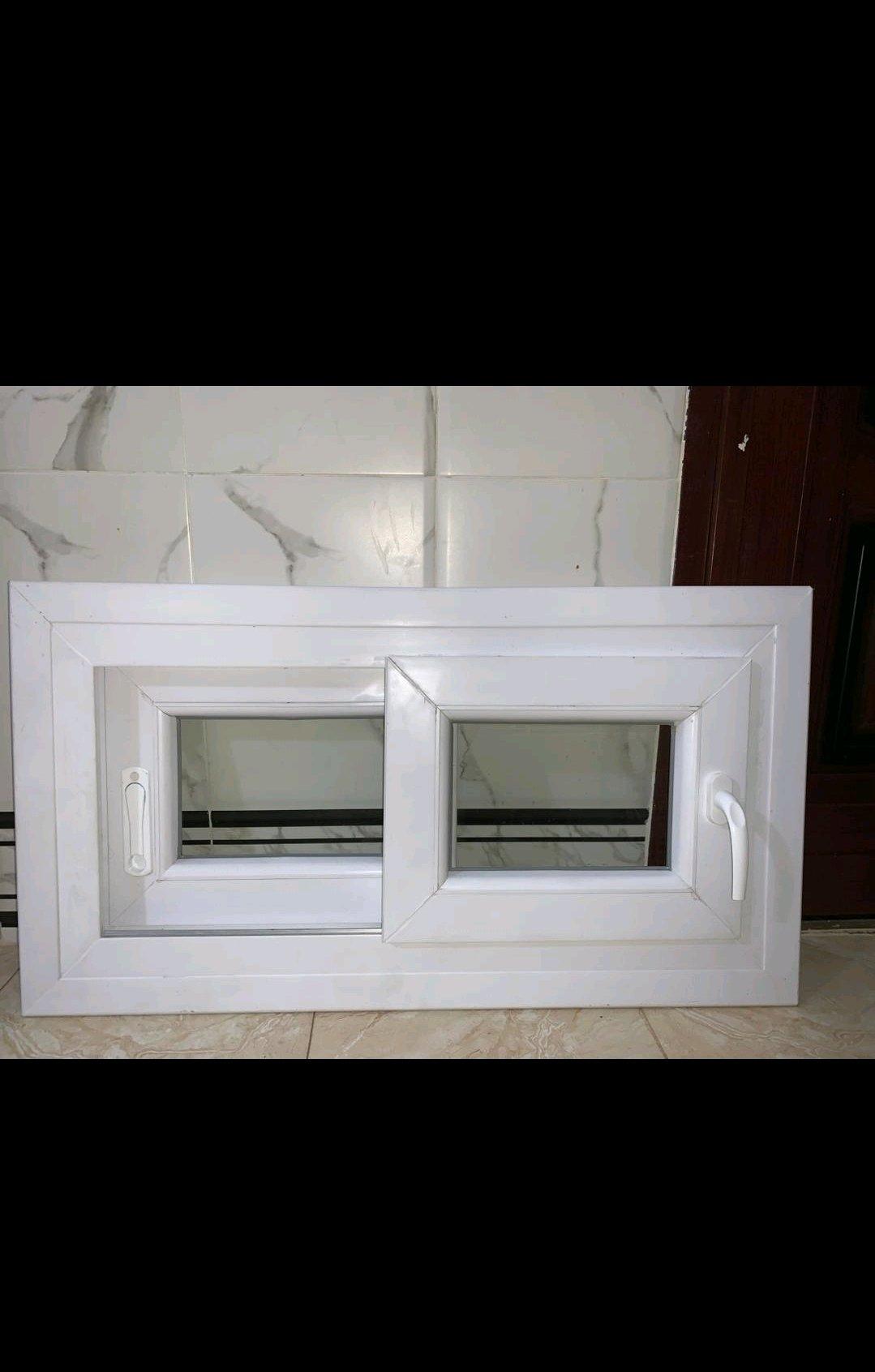 تاقة pvc 44cm l 88 cm - Les Eucalyptus, Alger - Tijelabin