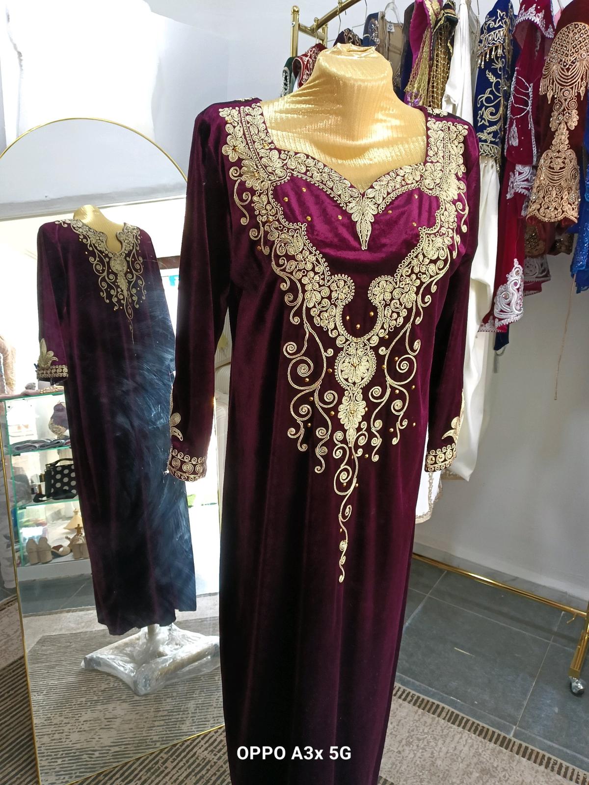 robe dhiver rouge et dore - Boumerdes, Boumerdes - Tijelabin