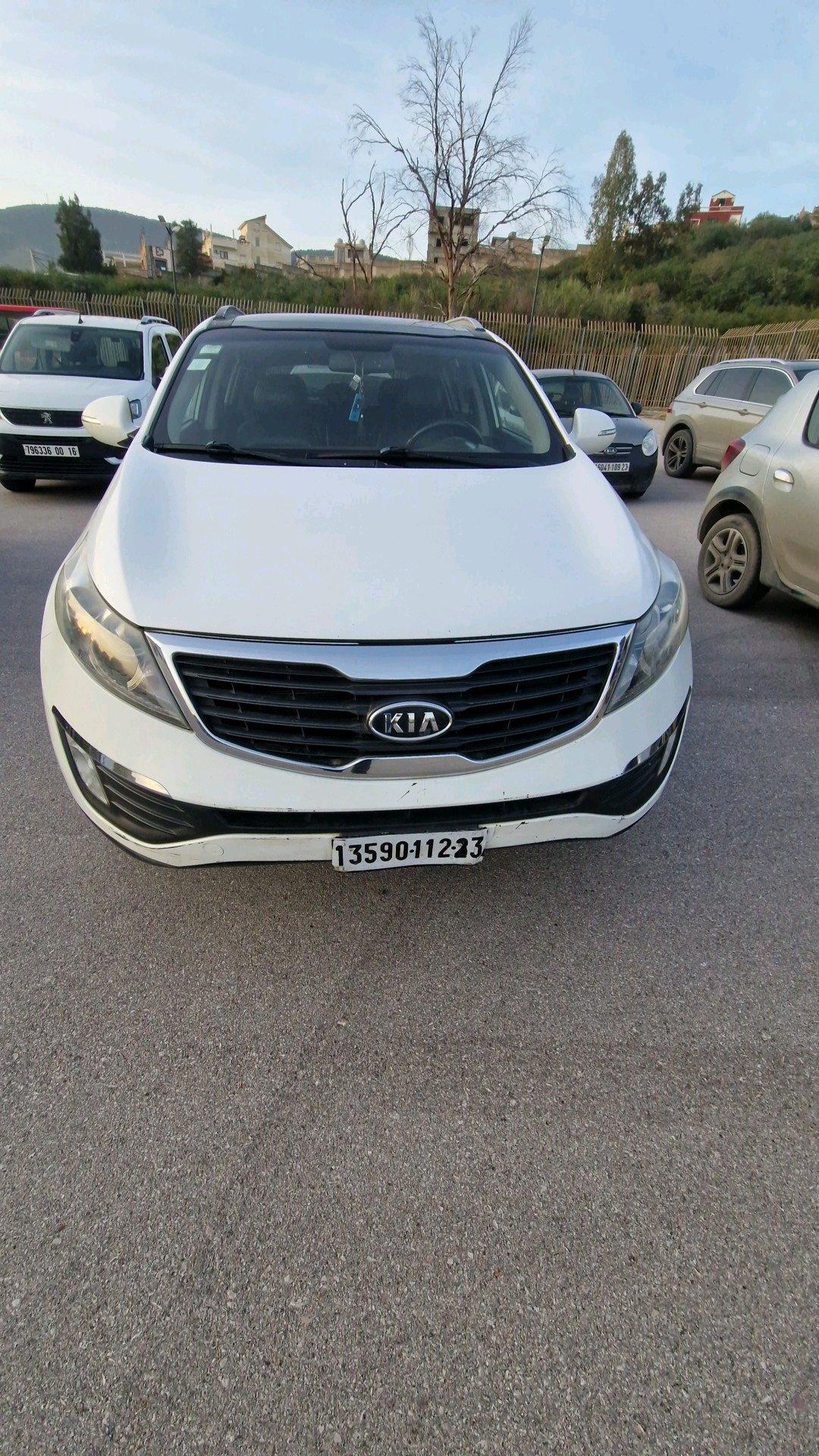 KIA SPORTAGE  CRDI  4 2 ANNE 2012 PREMIERE MAIN - Annaba, Annaba - Tijelabin