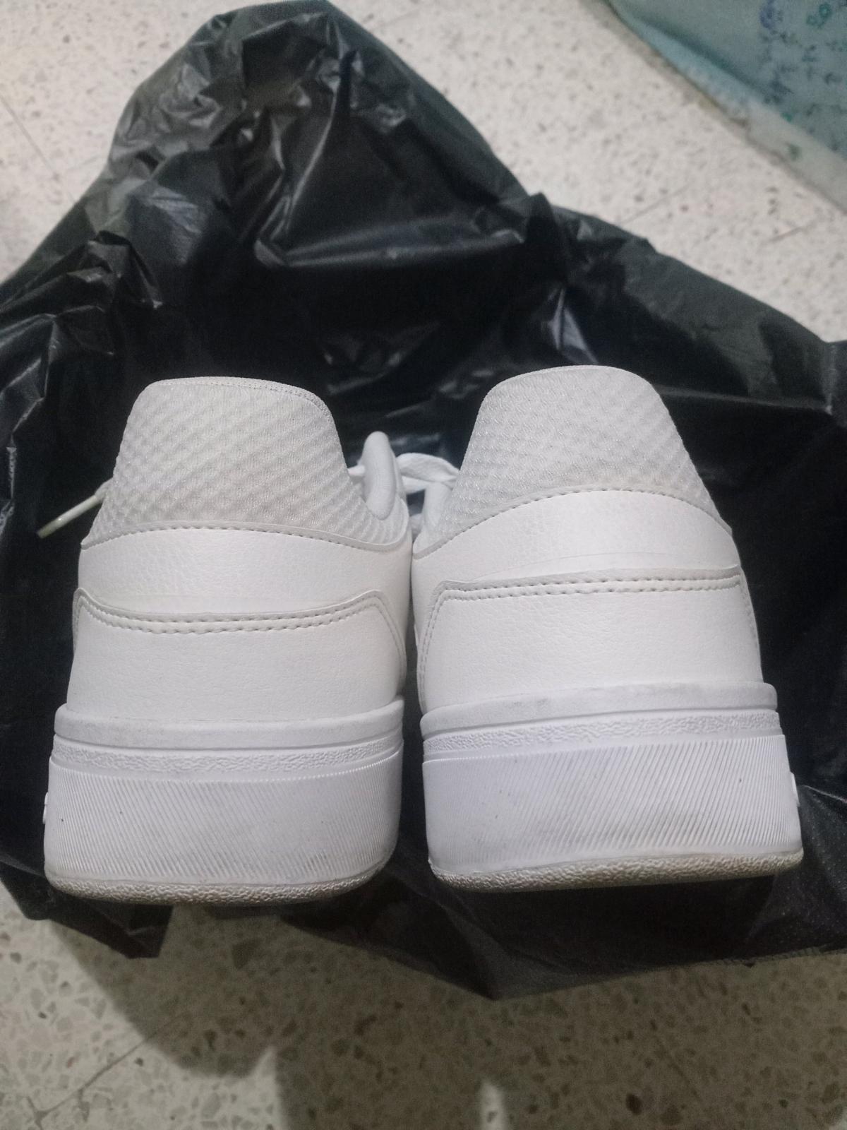 baskets hommes Adidas courtbeat blanche pointure 43 - Sidi Mhamed, Alger - Tijelabin