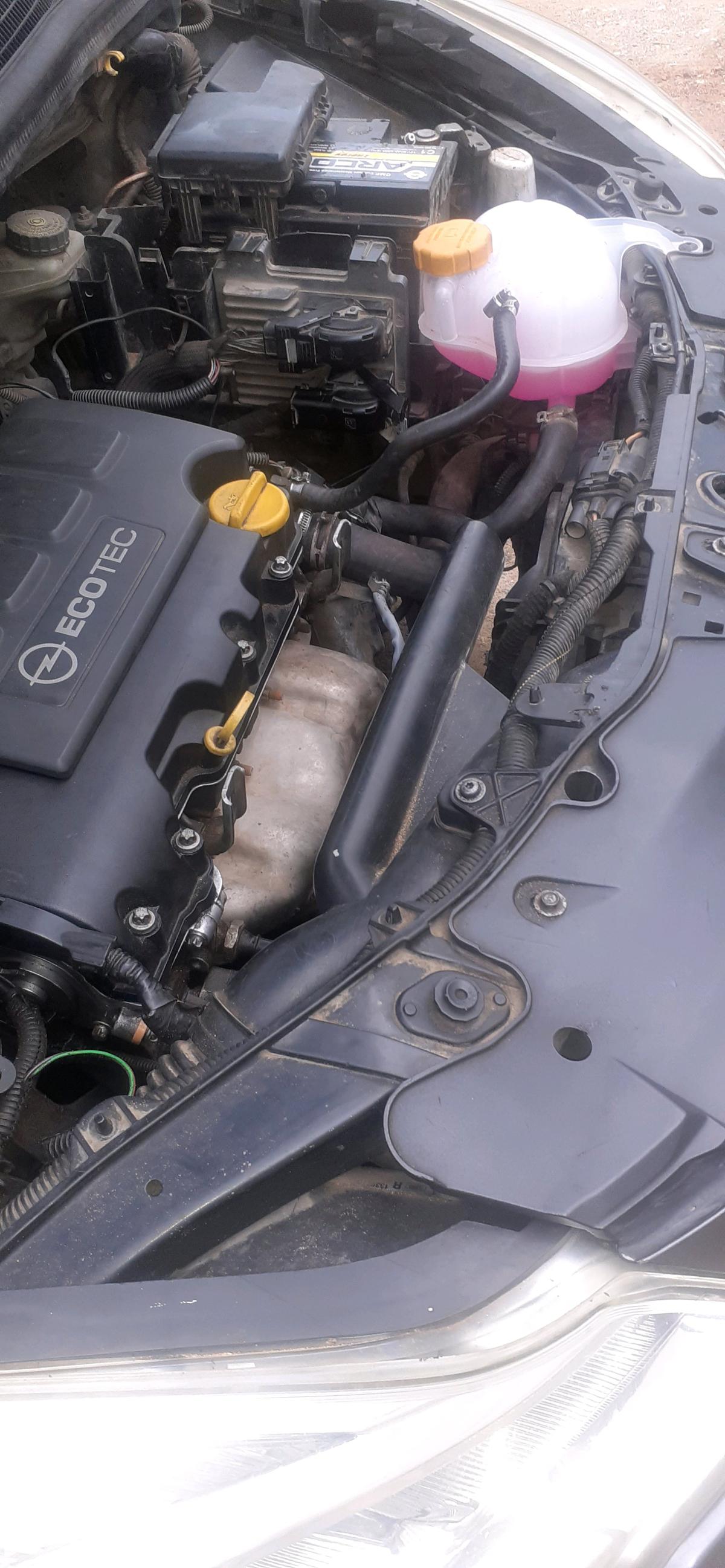 opel corsa 1 2 essence an 2012 - Hussein Dey, Alger - Tijelabin