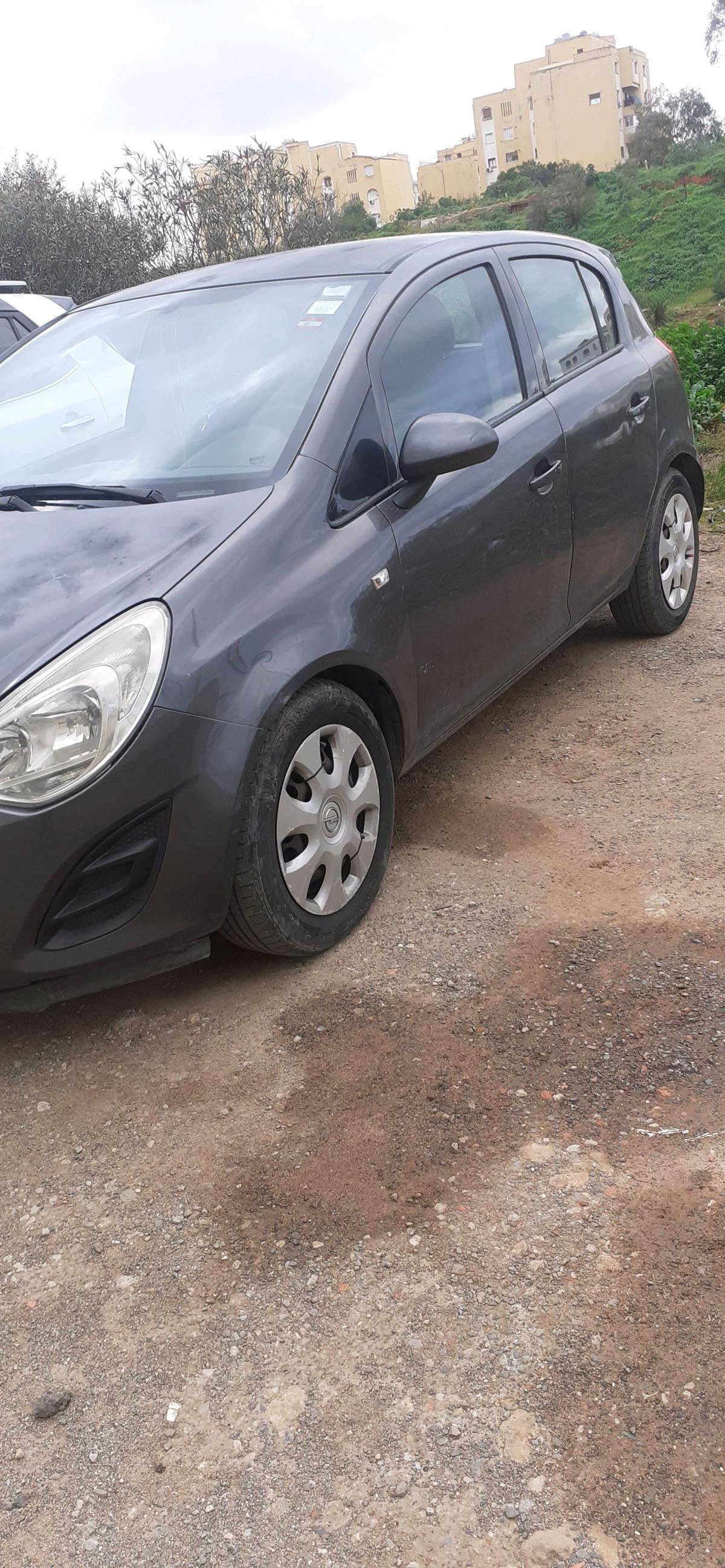 opel corsa 1 2 essence an 2012 - Hussein Dey, Alger - Tijelabin