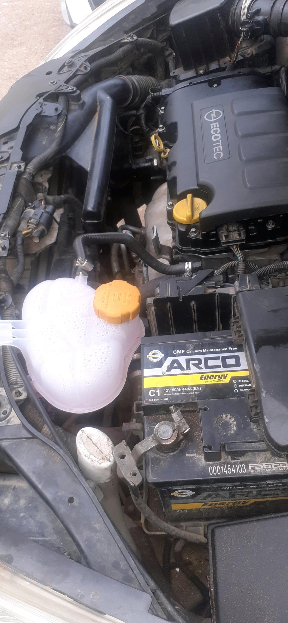 opel corsa 1 2 essence an 2012 - Hussein Dey, Alger - Tijelabin