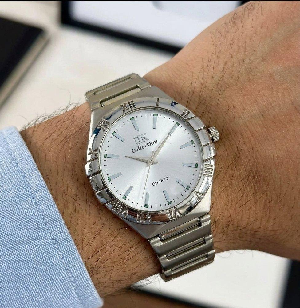 ساعة quartz فخمة و أنيقة بالعلبة