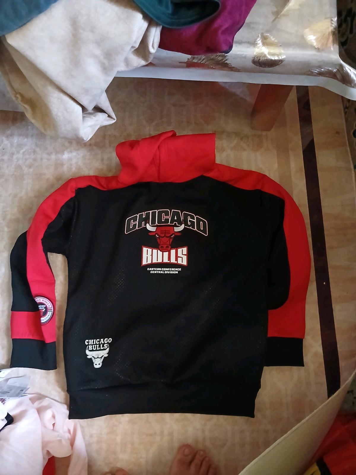 ملابس واحذيه للاطفال