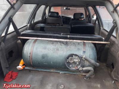 سيارت من نوع بيجو 505  محرك la 11