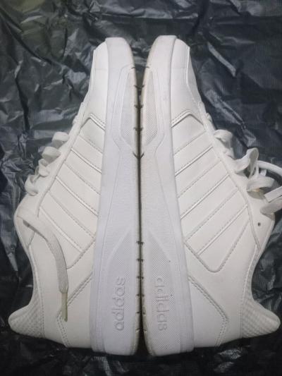 baskets hommes Adidas courtbeat blanche pointure 43