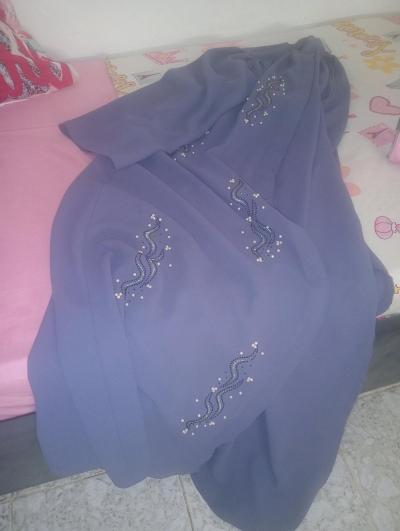 عبايا حره